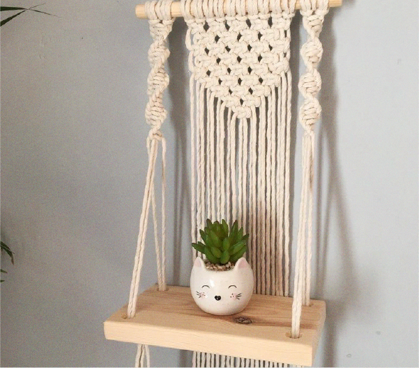 Repisa decorativa en macramé