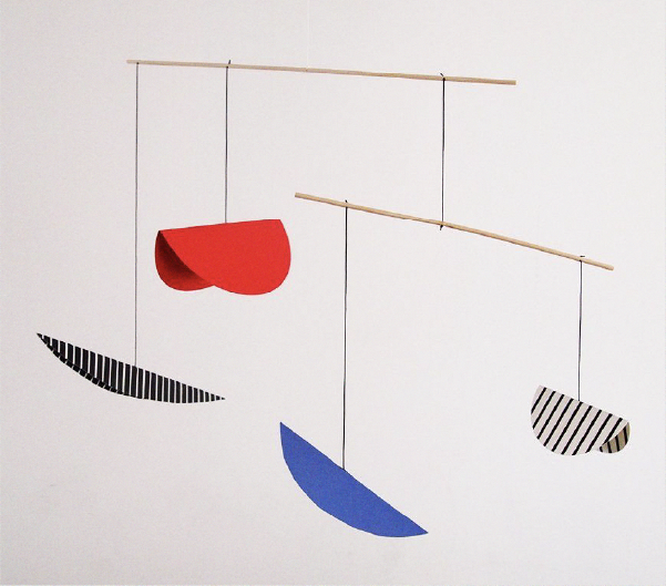 Elaboración de móviles inspirados en la obra de Omar Rayo